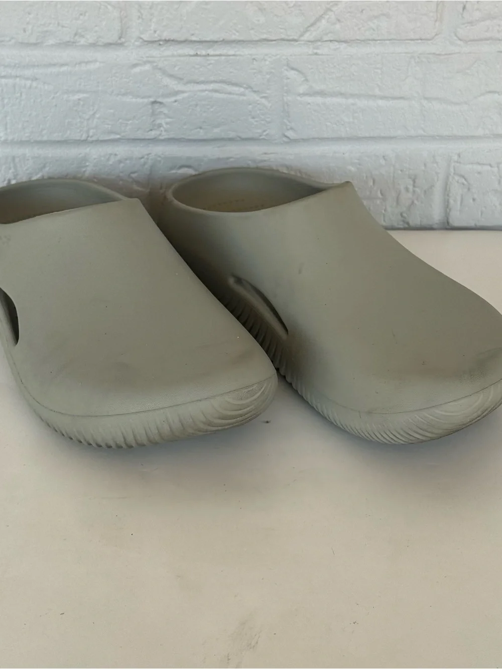 Crocs Mellow Recovery Clogs Men's 12
